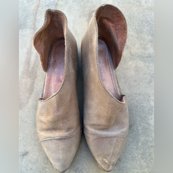 Free People Royale Flat D'Orsay Shoes Taupe Leather Size 37 US 7 - Picture 4 of 11